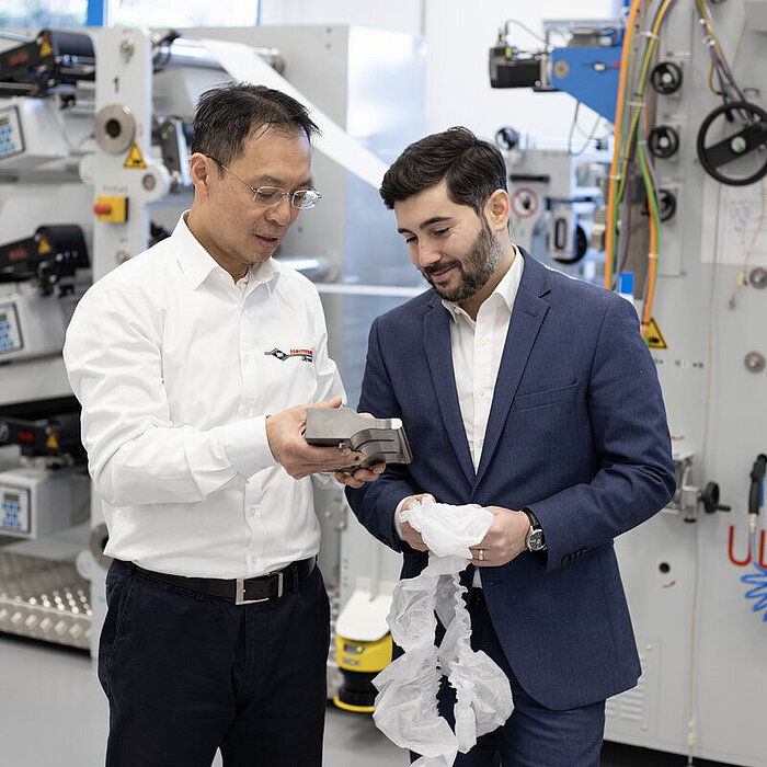 Demonstration of Elastic Thread Anchoring Sonotrode